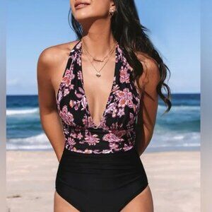CUPSHE BLACK FLORAL COLORBLOCK HALTER PLUNGE ONE PIECE SWIMSUIT SIZE MEDIUM NWT